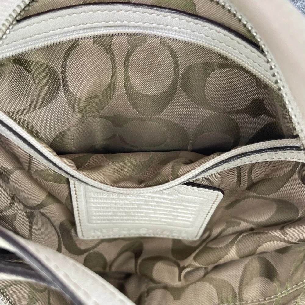 Coach Legacy Hobo Bag Womens Medium Cream Pebble Leather Tassel F04S-1429 Duffel